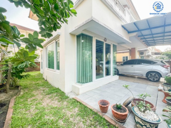 *****บ้านเดี่ยวมือสองย่านกรุงเทพฯ ม.คาซาวิลล์ สุขาภิบาล5 เนื้อที่กว้างขวางเกือบ 51 ตร.ว.  ฟังก์ชัน 3 ห้องนอน 3 ห้องน้ำ ที่จอดรถ 2 คัน แถมเฟอร์นิเจอร์ พร้อมสัญญาณกันขโมยทั้งหลัง เดินทางง่าย ห่างจากจุดขึ้น-ลงทางด่วน "สุขาภิบาล5" เพียง 11 นาทีเท่านั้น